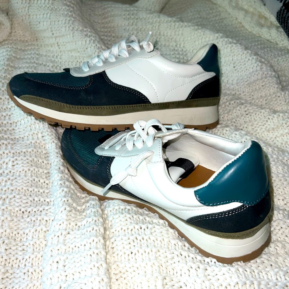 Sneakers, Size 8.5